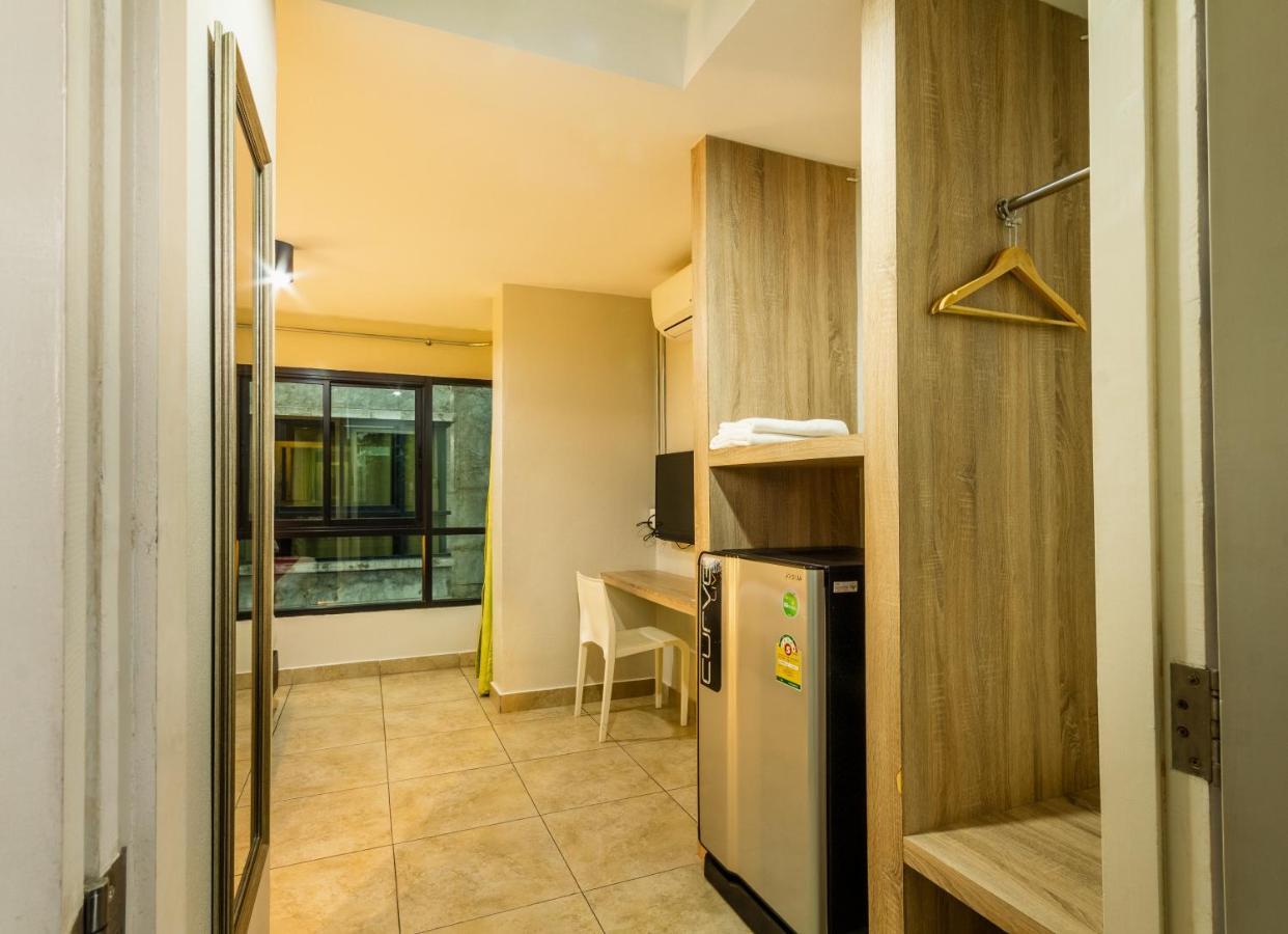 Matini Ratchada 32 Hotel Bangkok Ngoại thất bức ảnh