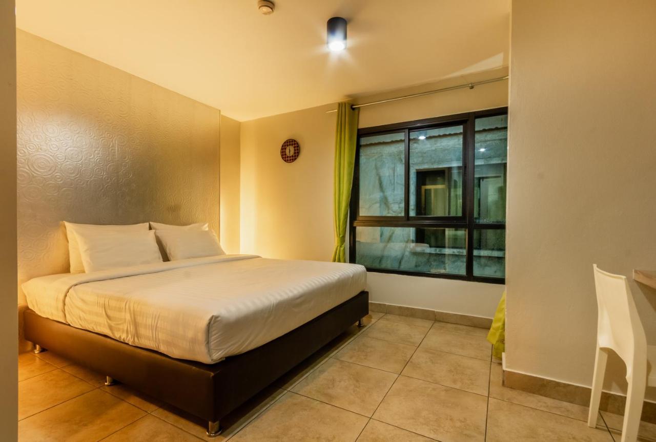 Matini Ratchada 32 Hotel Bangkok Ngoại thất bức ảnh