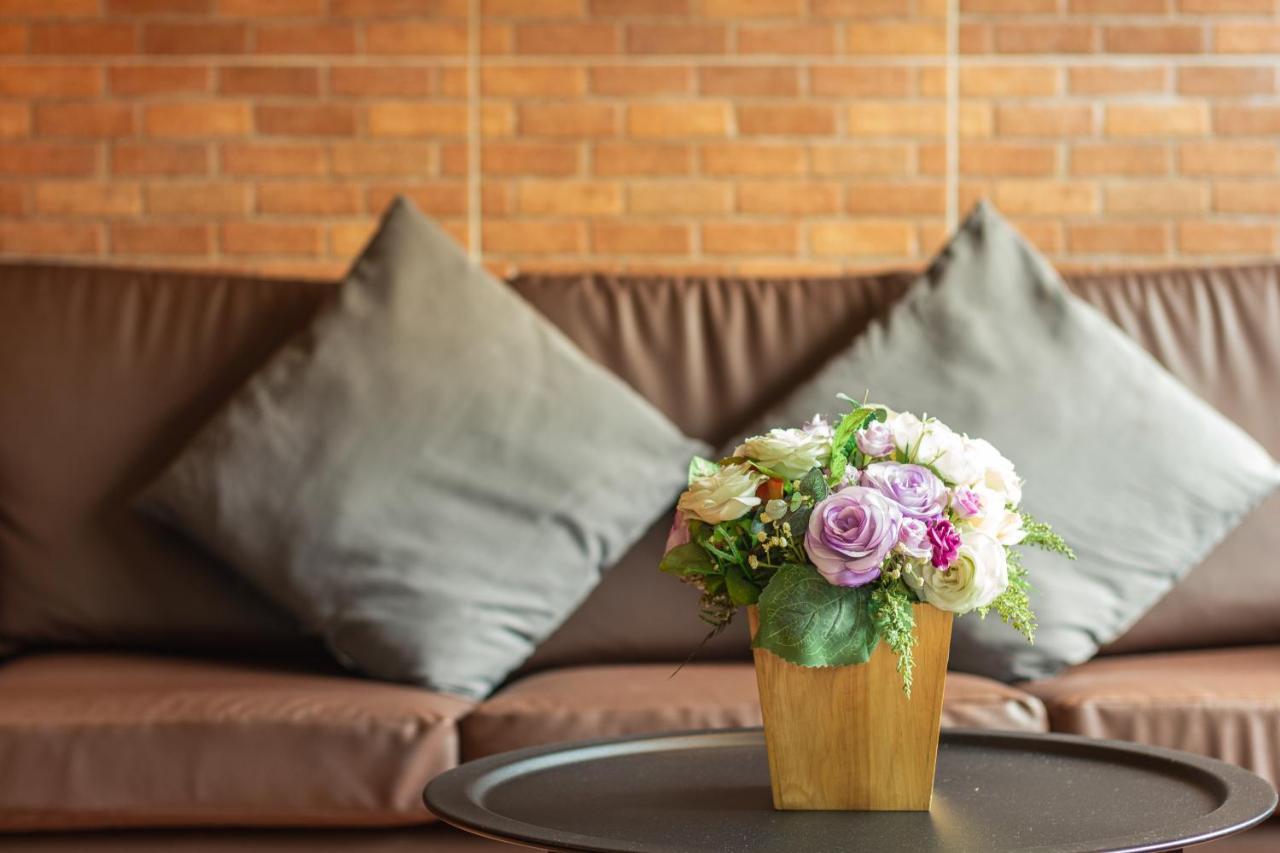 Matini Ratchada 32 Hotel Bangkok Ngoại thất bức ảnh